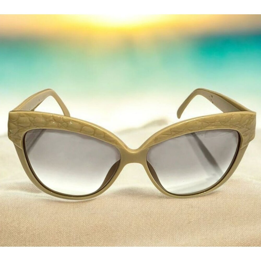 Vintage Christian Dior Oversized Sunglasses Cat Beige Gradient Lens Germany 80s